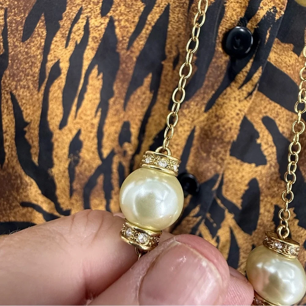J.Crew gold tone, 16 inch large pearl with rhinestone accent necklace